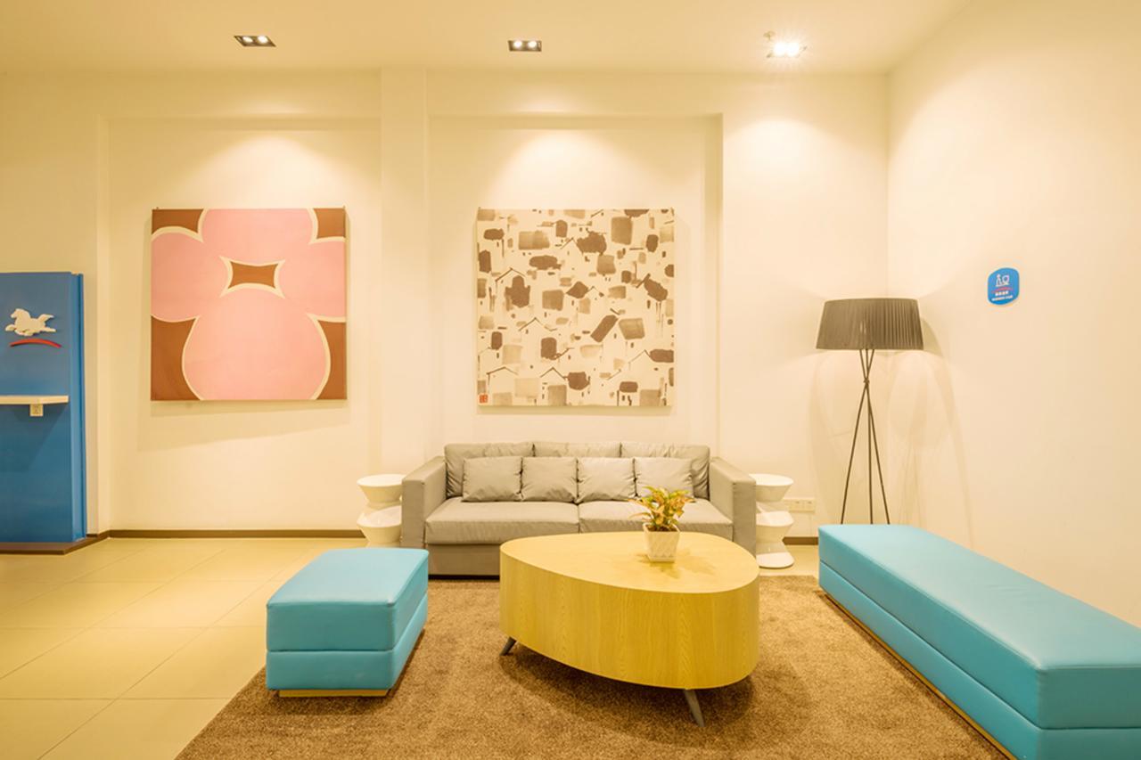 Hanting People's Square Dagu Road Hotel 2*
