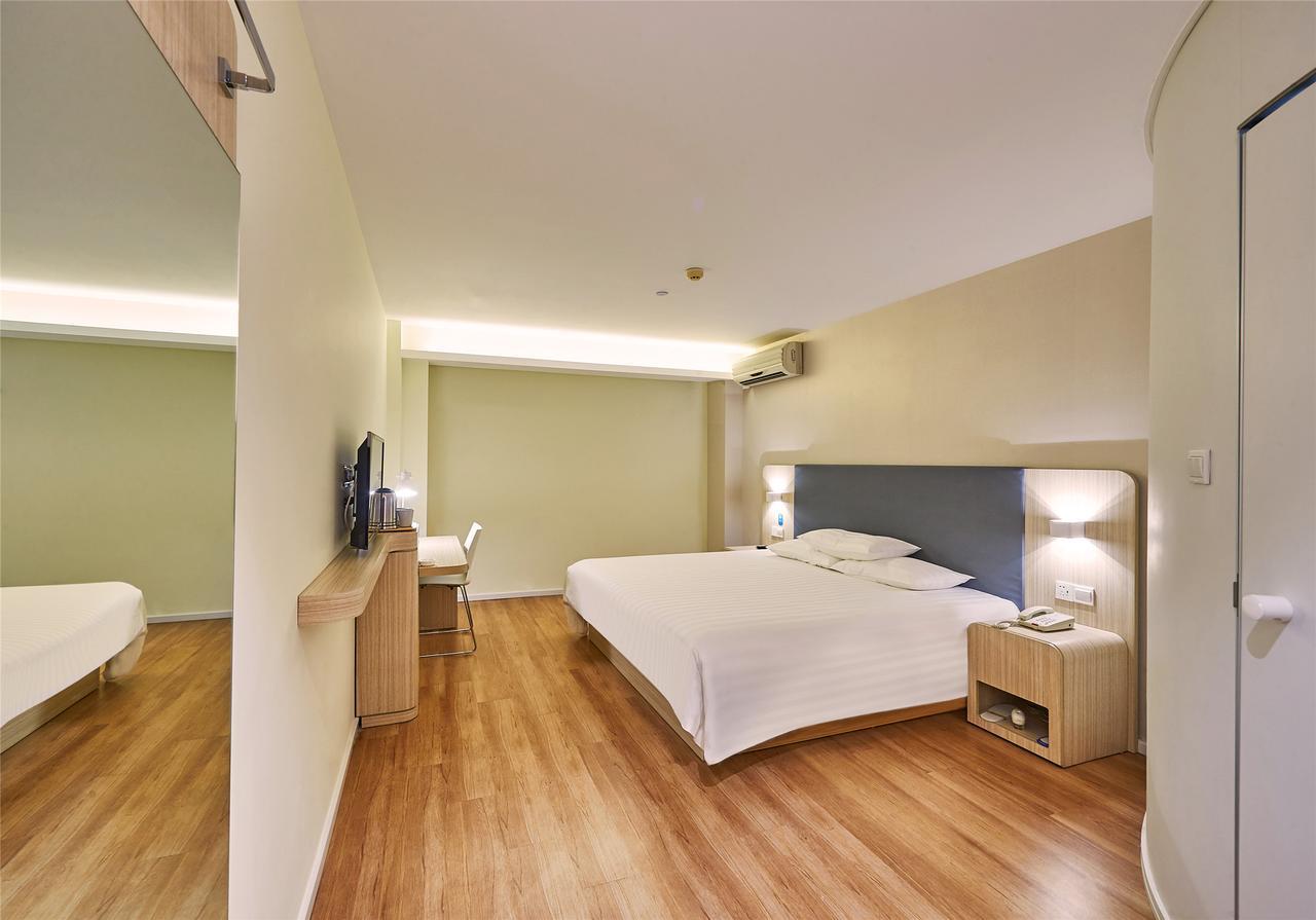 Hotel Hanting People's Square Dagu Road 2*